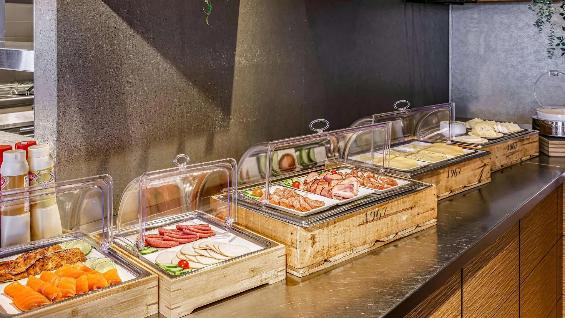 **** Hotel Mercure Amsterdam Sloterdijk Station Netherlands